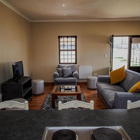 Villa Swellendam Self Catering Extérieur photo